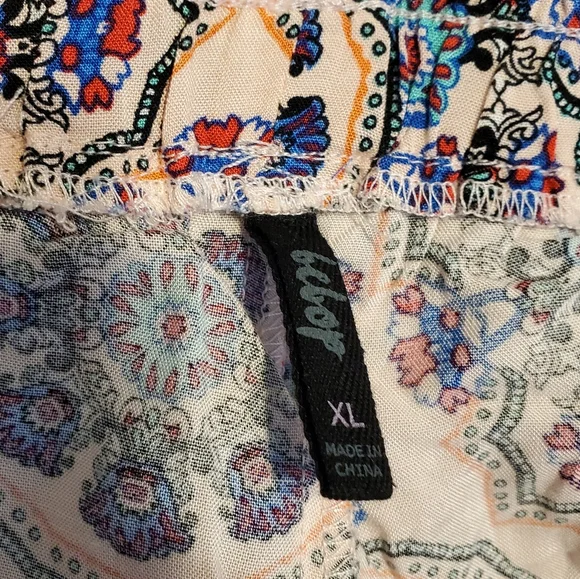 BEBOP | Women's Pink mandala medallion pattern shorts. NWT - Picture 5 of 8